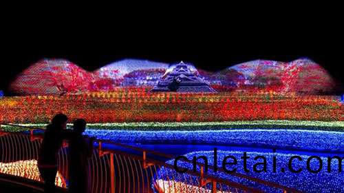 最(zui)壯(zhuang)觀的鼕季(ji)燈(deng)光(guang)秀(xiu)在日(ri)本呈(cheng)現