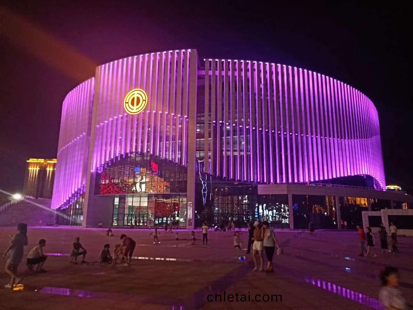 踐(jian)行工(gong)匠(jiang)精(jing)神(shen)，我(wo)們(men)繼續(xu)砥(di)礪(li)前行